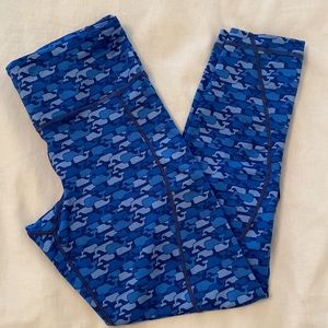 Vineyard Vines Blue Whale Cropped Performance Leggings